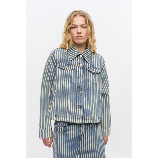 Ganni – Jeansjacke mit hellen Streifen