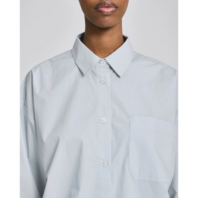 Smukke Astrid Light Poplin Shirt fra Gai Lisva - detalje foran