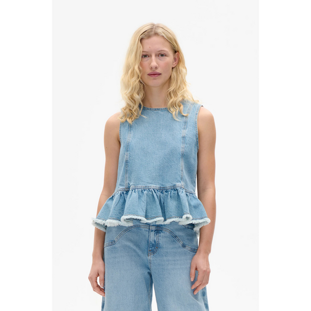 Madinel denim top fra Baum und Pferdgarten - model