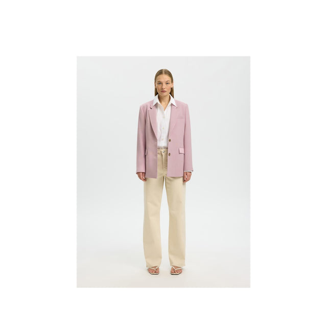 Smuk lyserød Rita classic blazer fra Selected Women - helfigur