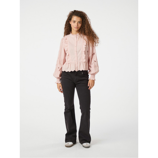 Neo Noir-Petrine Embroidery Blouse