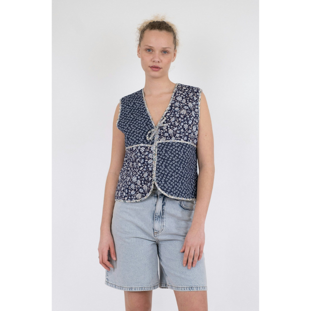 Neo Noir Karine Quilt Combination Vest